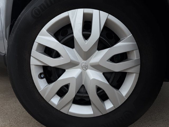 Used 2024 Toyota Corolla Cross L FWD image 8