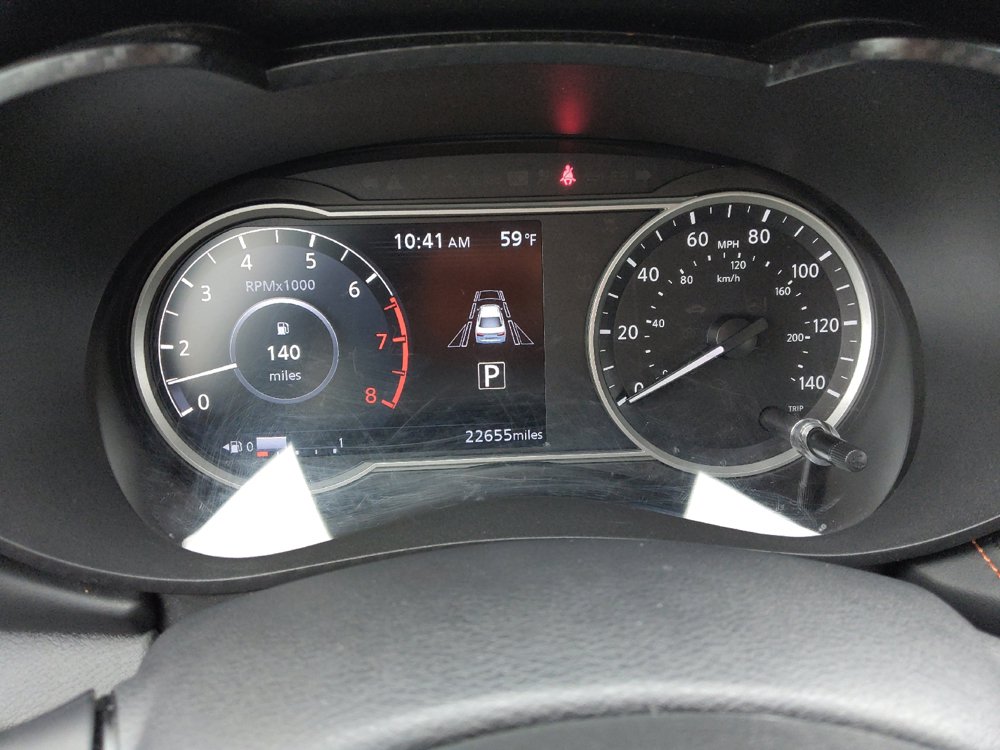 Used 2022 Nissan Versa SR FWD image 23