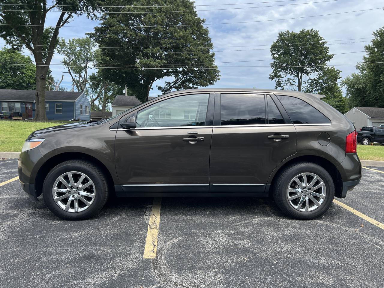 Used 2011 Ford Edge Limited w/ 302A Rapid Spec Order Code AWD/4WD image 2