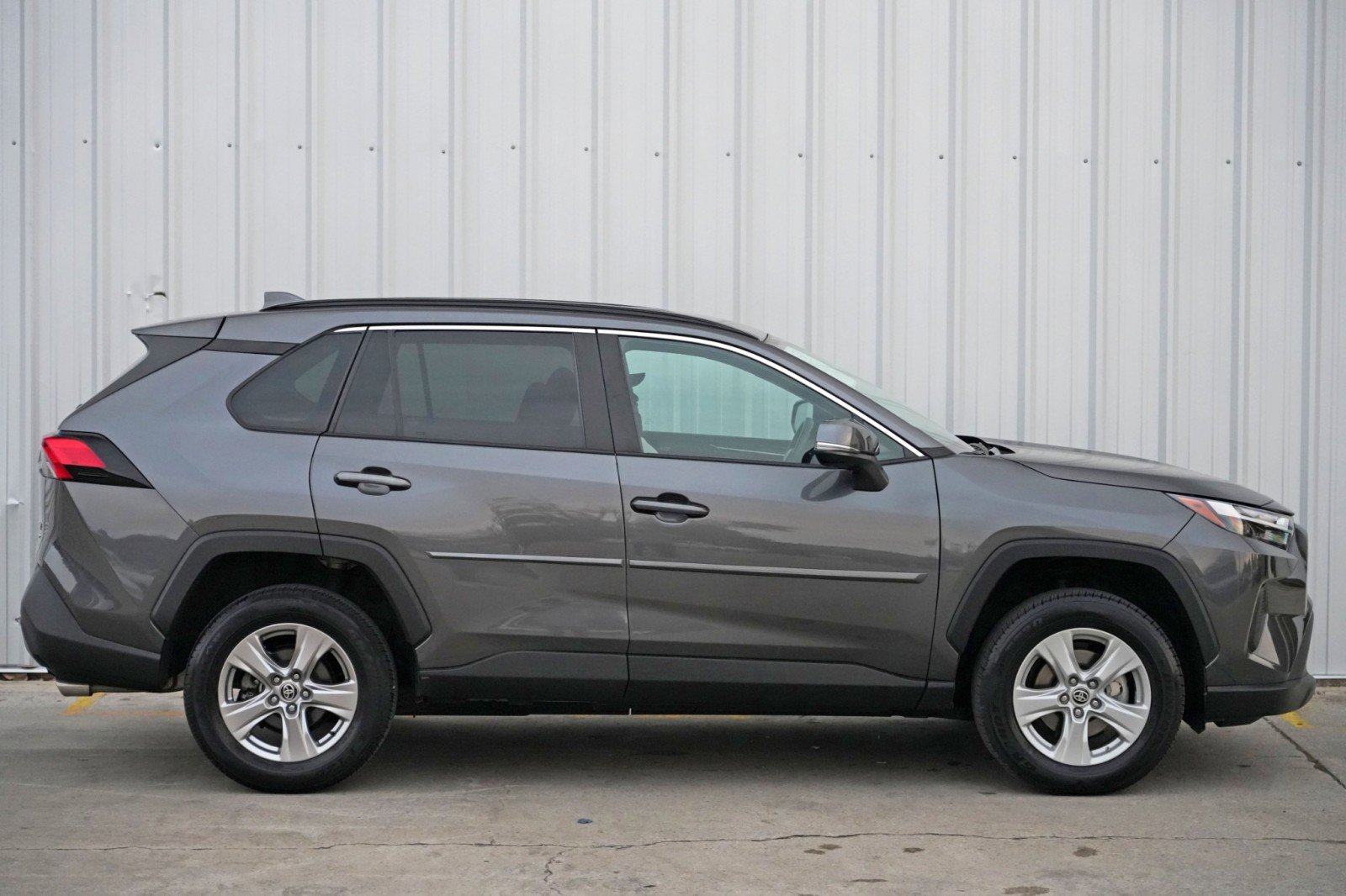 Used 2022 Toyota RAV4 XLE image 47