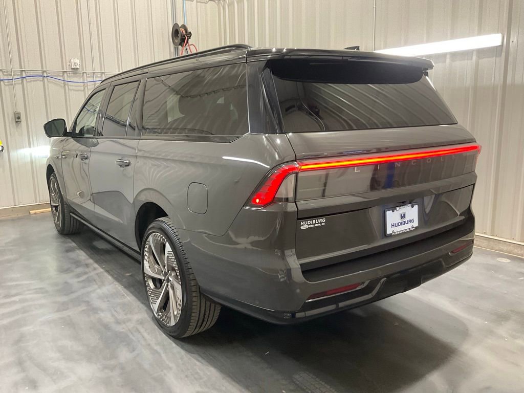 Used 2025 Lincoln Navigator L Black Label w/ Black Label Special Edition image 27