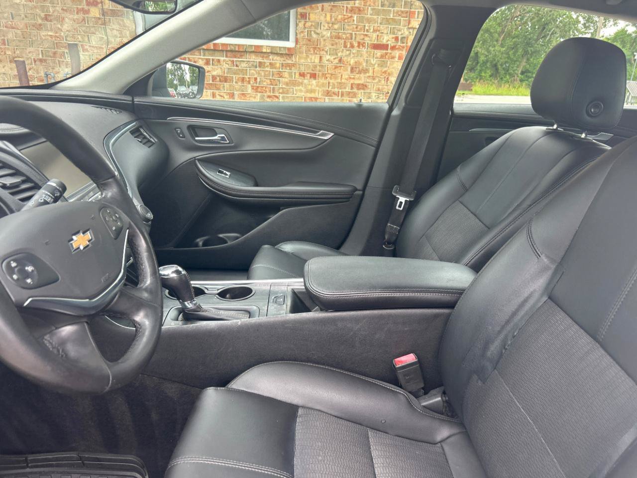 Used 2019 Chevrolet Impala LT FWD image 17