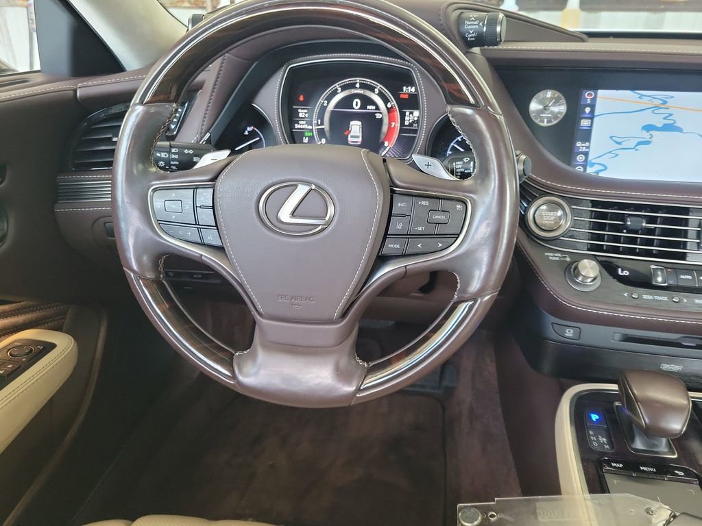Used 2018 Lexus LS 500 w/ Interior Upgrade Package RWD image 21