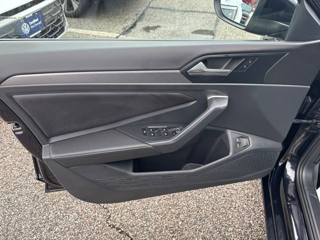 Certified 2024 Volkswagen Jetta SE image 11