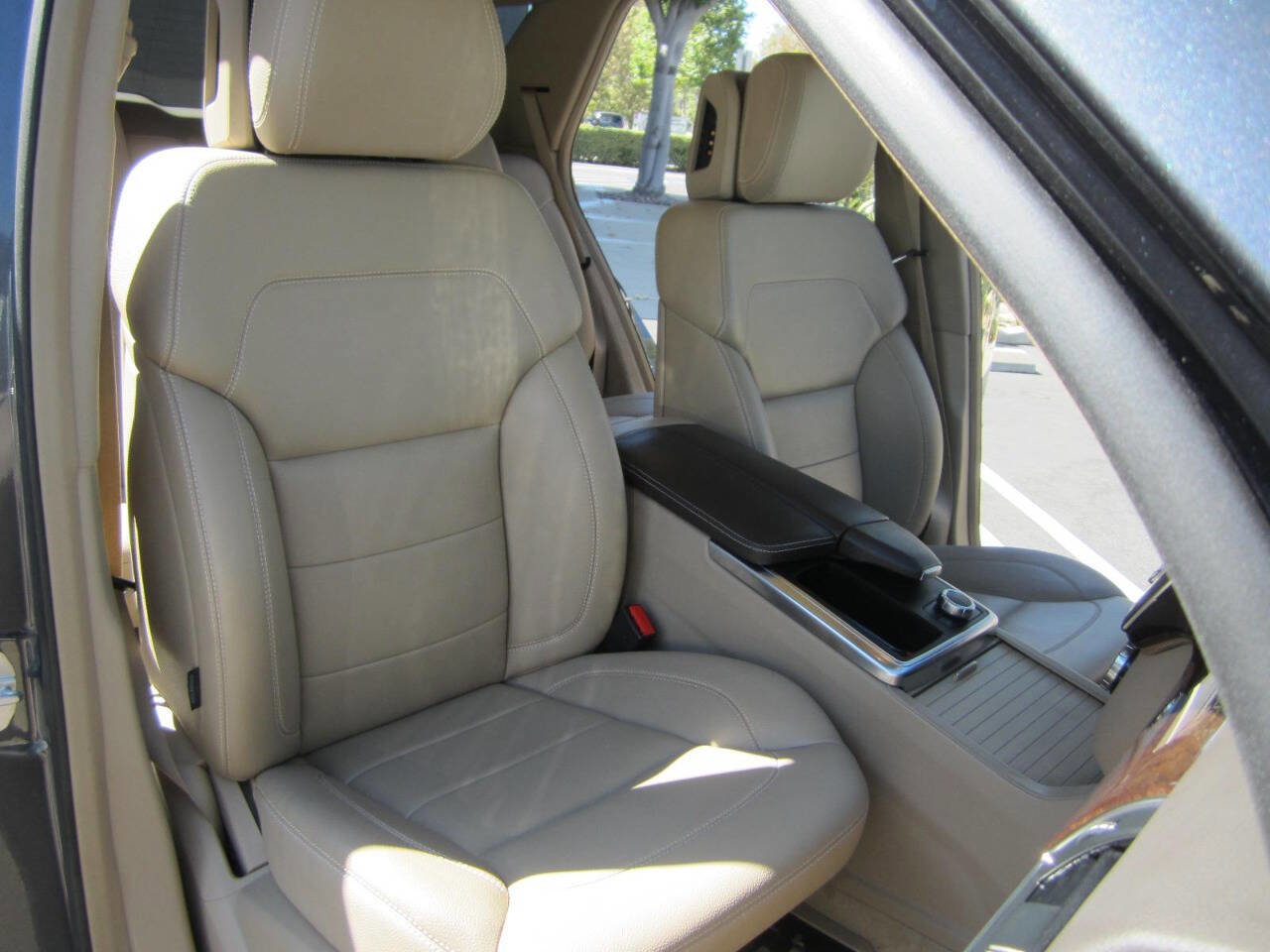 Used 2012 Mercedes-Benz ML 350 ML 350 AWD 4MATIC 4dr SUV image 22