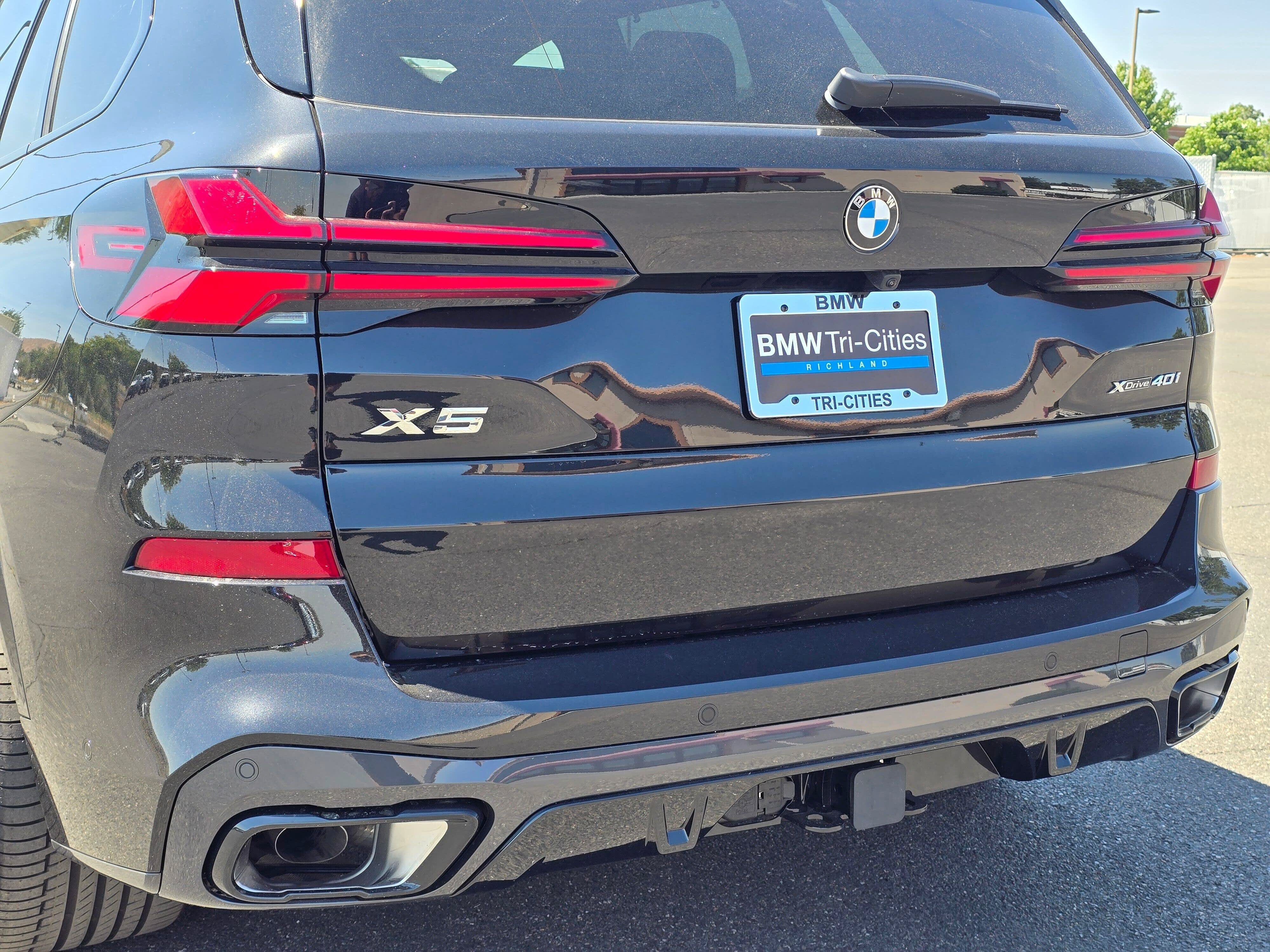 New 2026 BMW X5 xDrive40i w/ M Sport Package AWD/4WD image 7