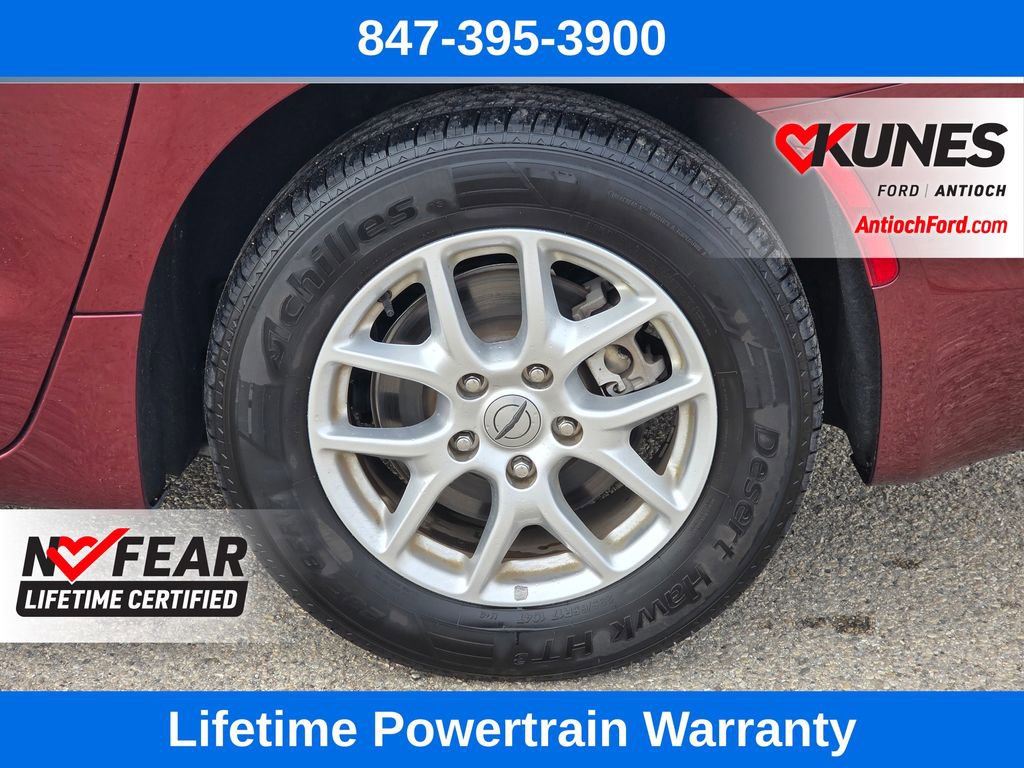 Used 2022 Chrysler Voyager LX image 11