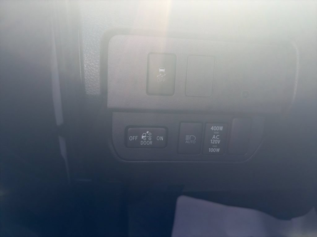 Used 2023 Toyota Tacoma TRD Off-Road AWD/4WD image 32