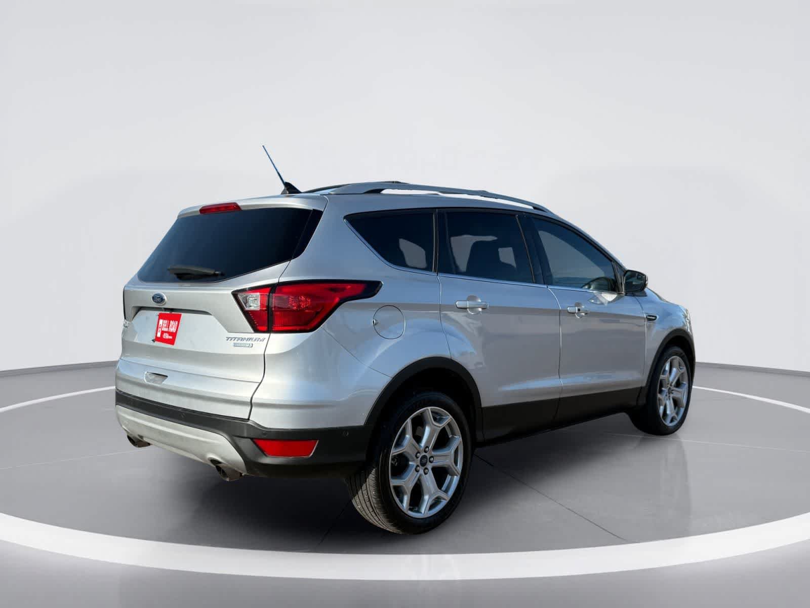 Used 2019 Ford Escape Titanium FWD image 5