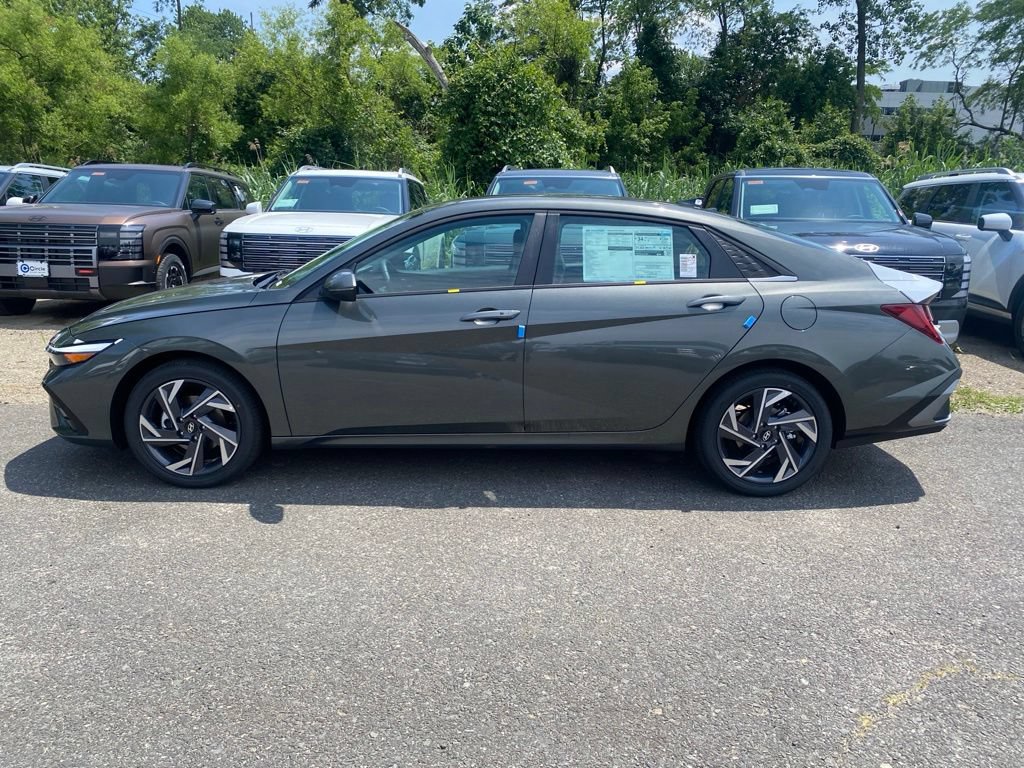 New 2026 Hyundai Elantra Limited FWD image 7