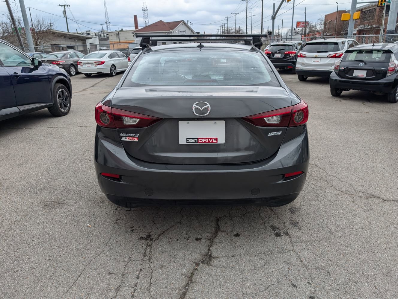 Used 2017 MAZDA MAZDA3 Touring w/ Popular Equipment Package FWD image 7