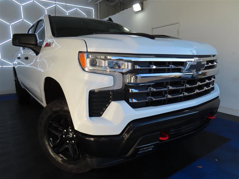 Used 2024 Chevrolet Silverado 1500 LT Trail Boss w/ Convenience Package II image 3