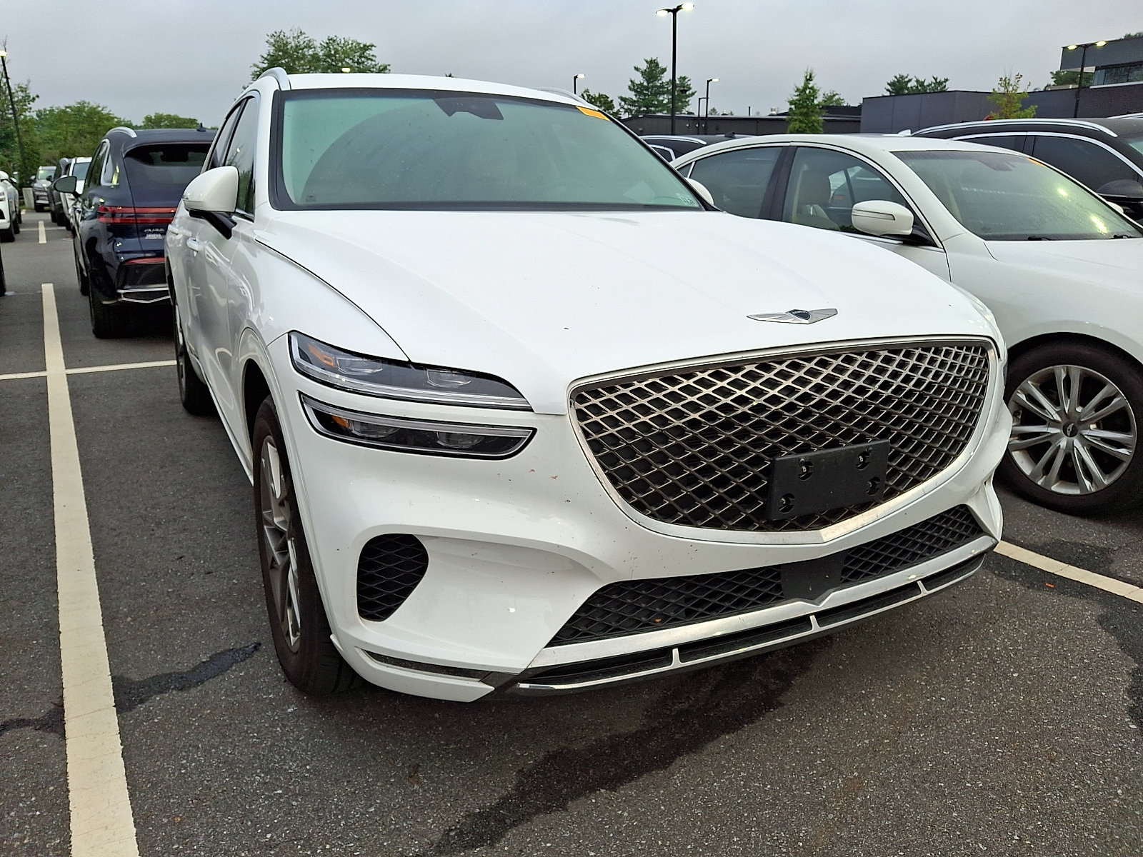 Used 2024 Genesis GV70 2.5T w/ Select Package AWD/4WD image 2