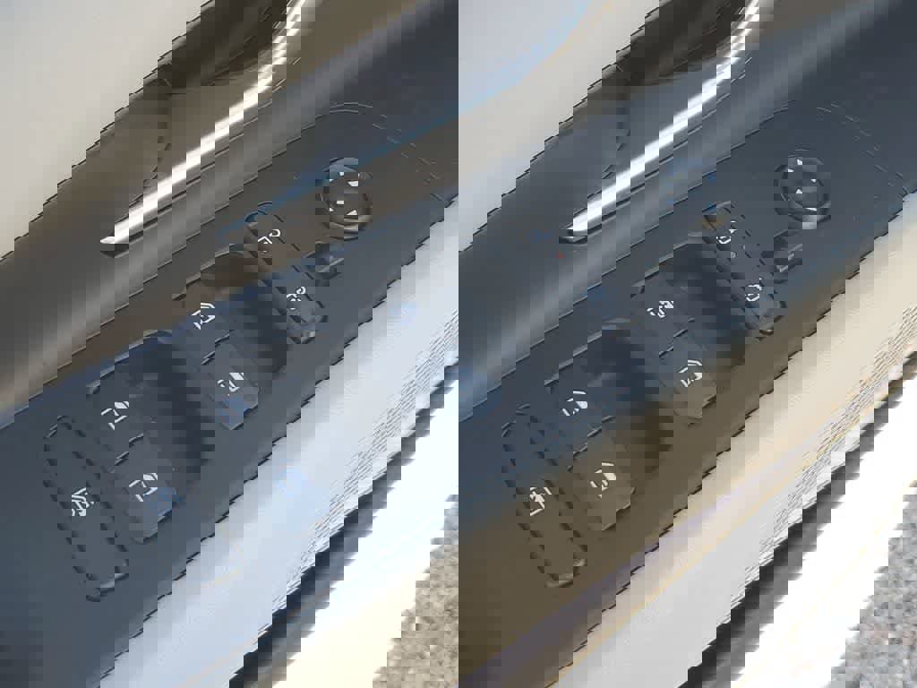 New 2026 Hyundai Elantra Limited image 19