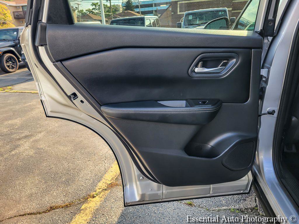 Used 2024 Nissan Rogue SV AWD/4WD image 25