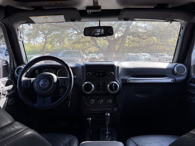 Used 2017 Jeep Wrangler Unlimited Rubicon w/ Connectivity Group AWD/4WD image 16