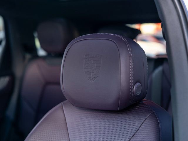 Certified 2025 Porsche Cayenne S image 42