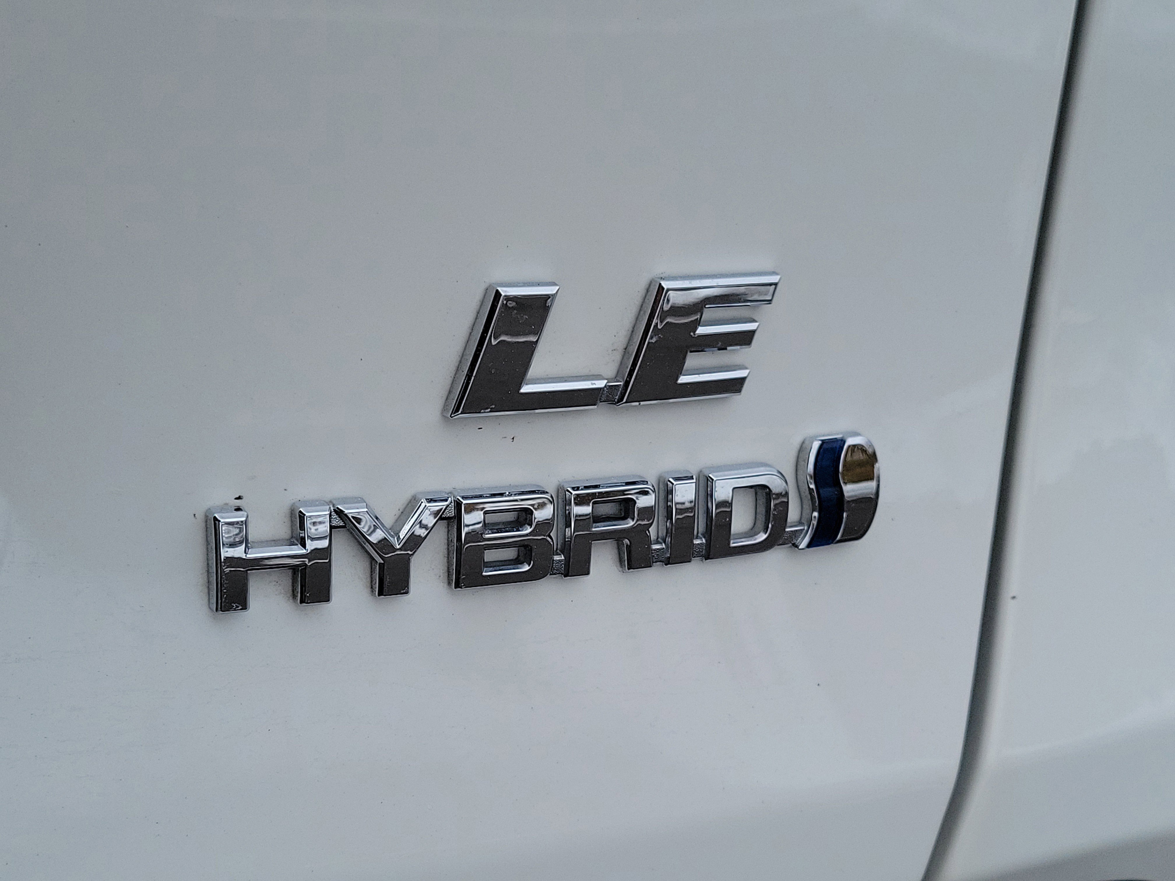 Used 2023 Toyota RAV4 LE image 7