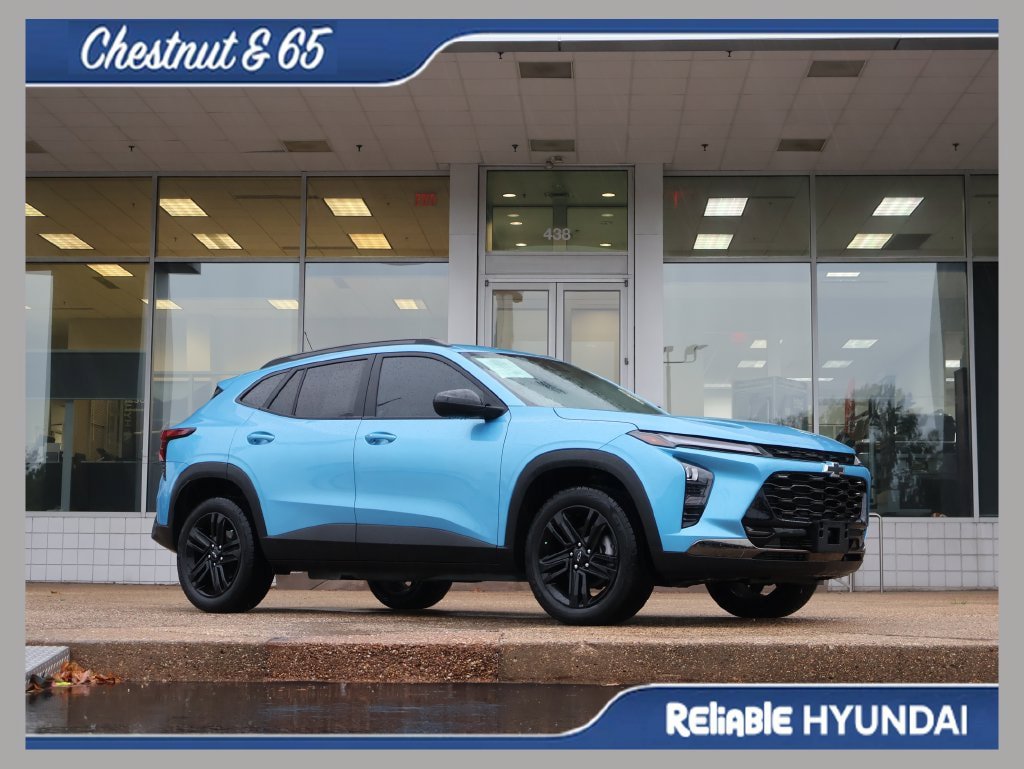 Used 2025 Chevrolet Trax ACTIV w/ Driver Confidence Package FWD image 1