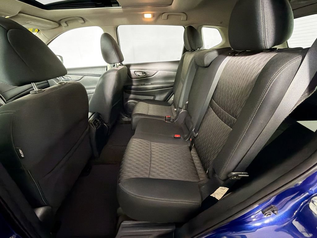Used 2018 Nissan Rogue SV AWD/4WD image 23