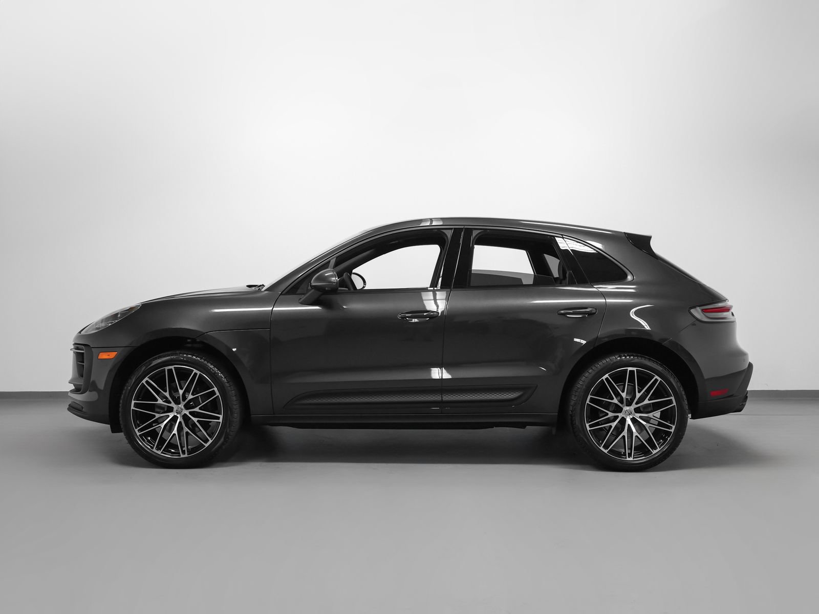 New 2026 Porsche Macan AWD/4WD image 2