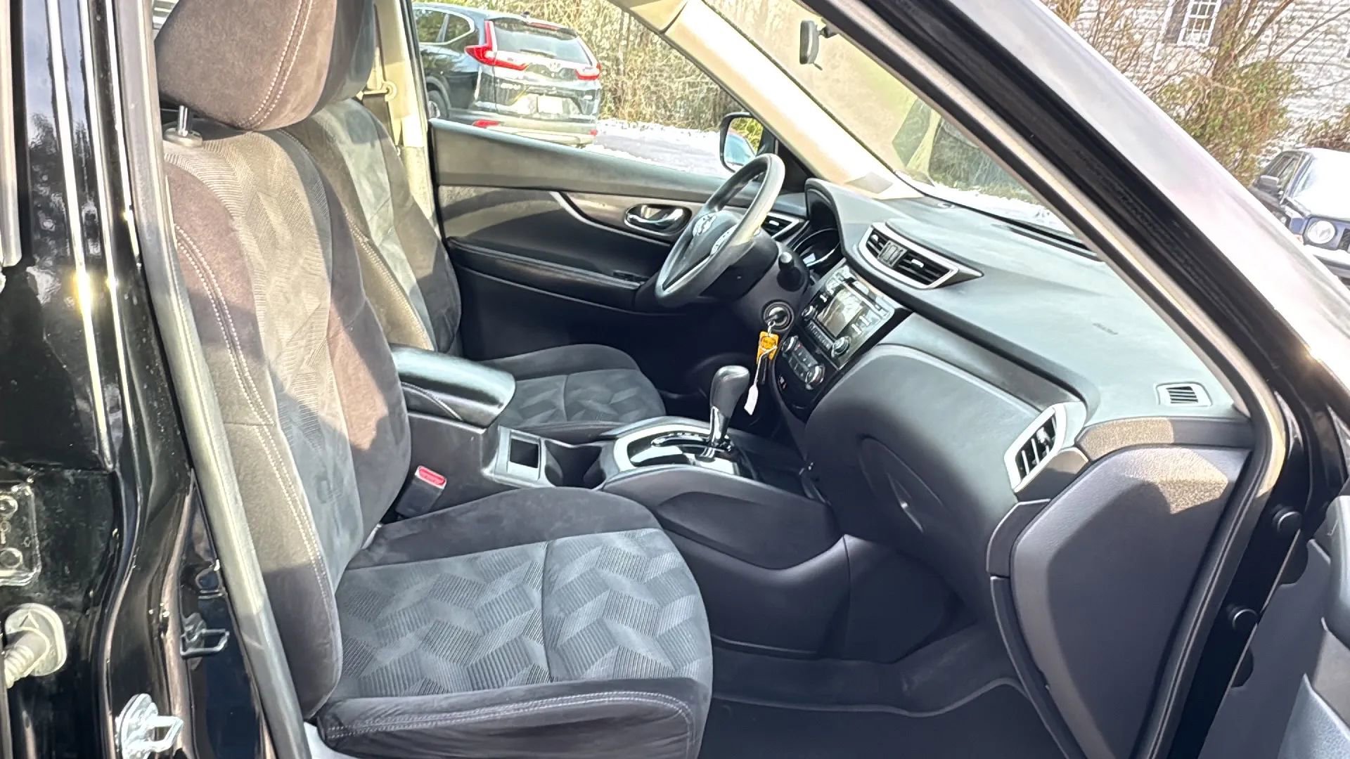 Used 2015 Nissan Rogue S image 12