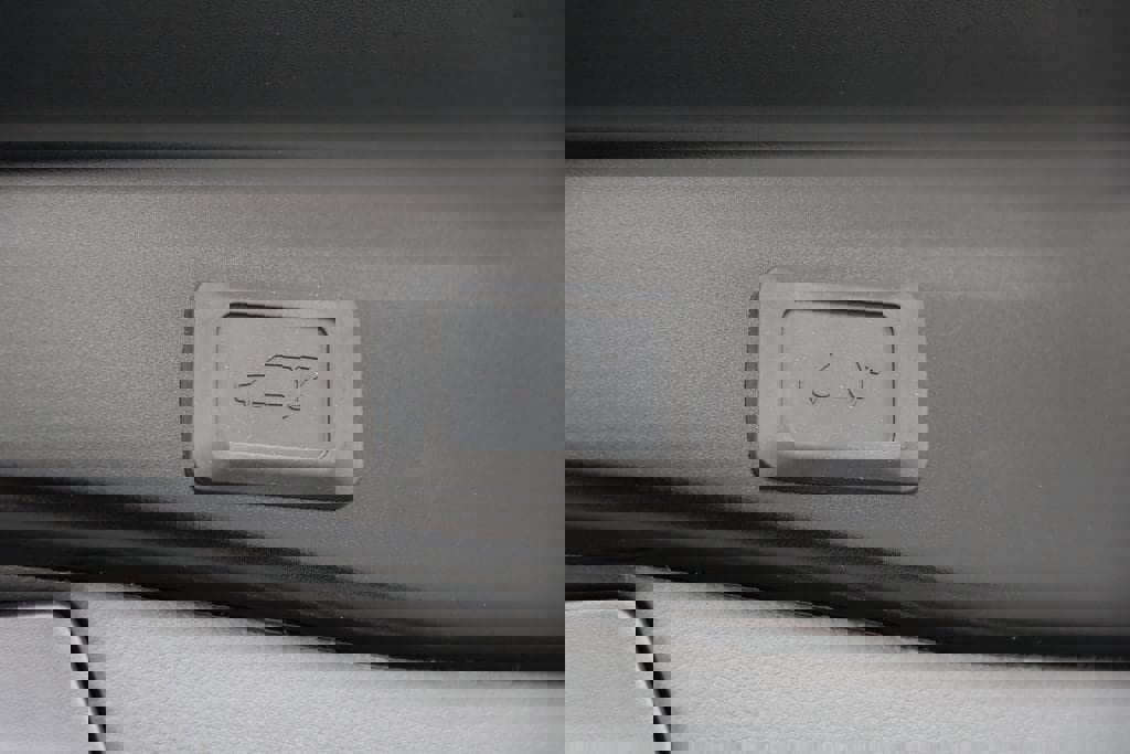 New 2025 Toyota RAV4 XLE image 11