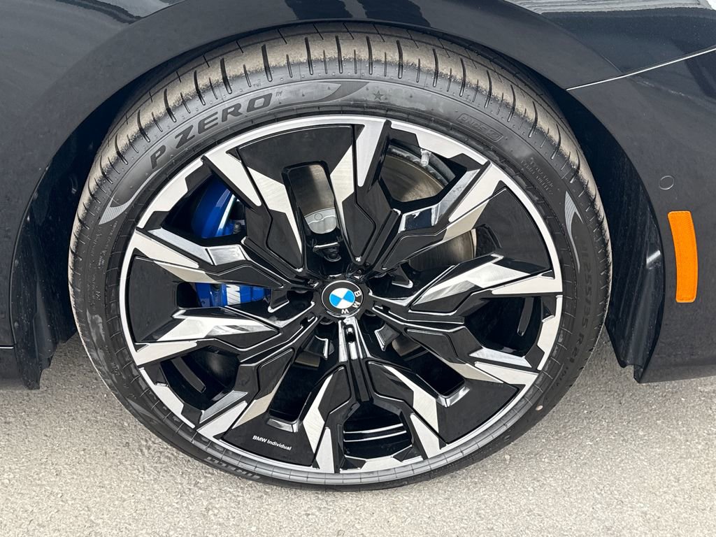 New 2026 BMW i5 eDrive40 w/ M Sport Package AWD/4WD image 7