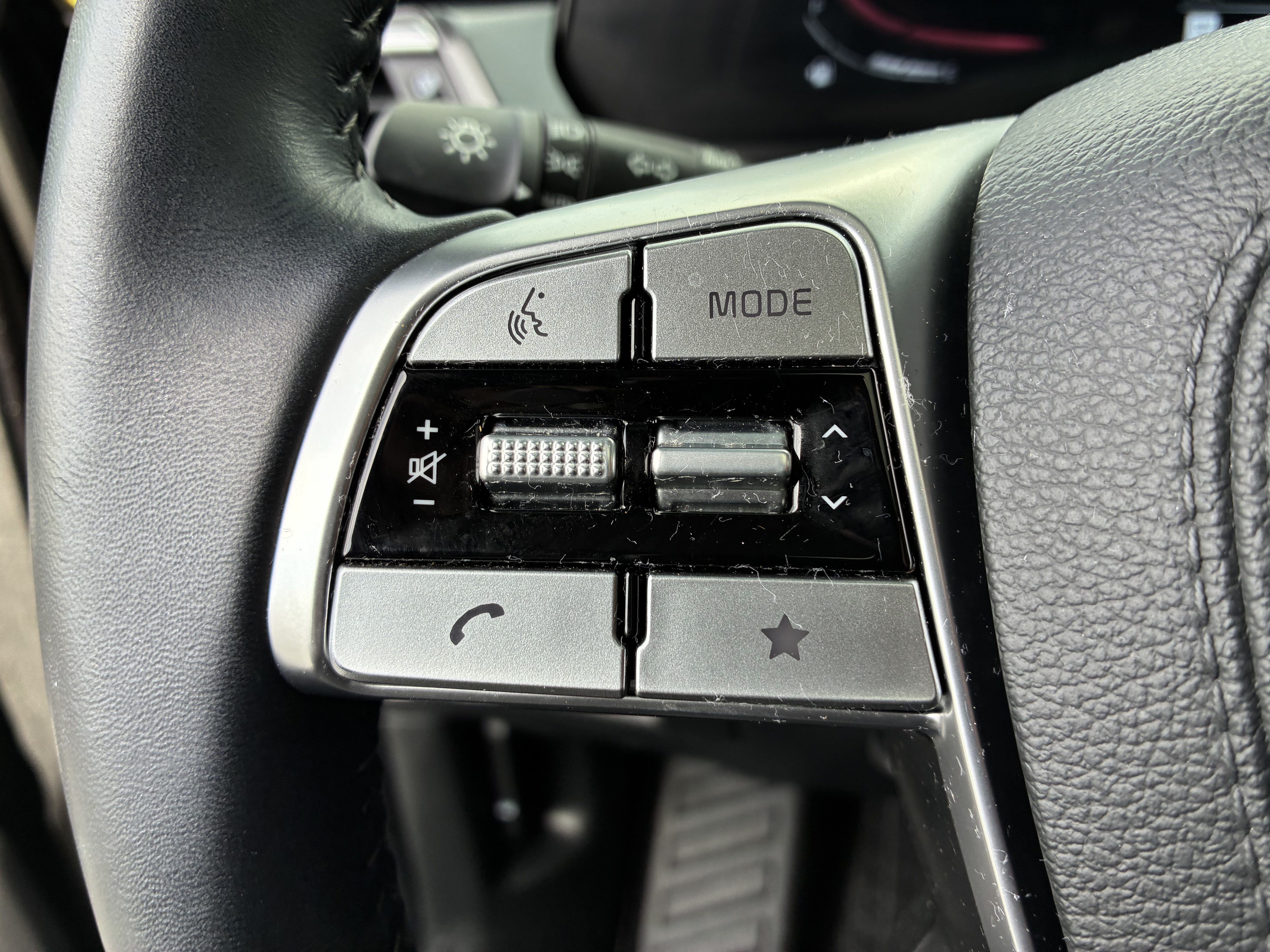 Used 2025 Kia Telluride S FWD image 29