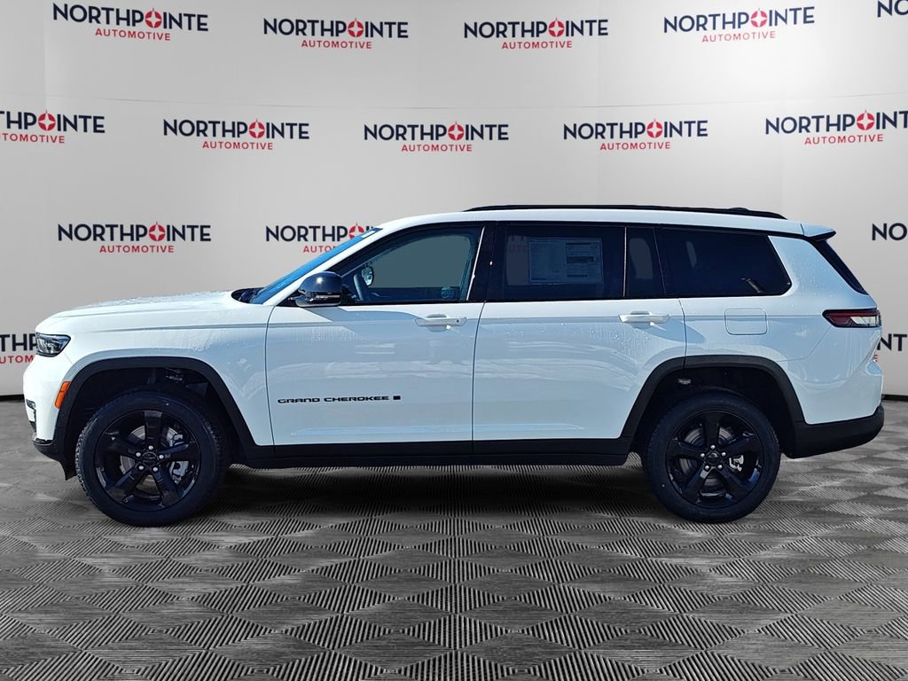 New 2025 Jeep Grand Cherokee L Limited w/ Black Appearance Package AWD/4WD image 3