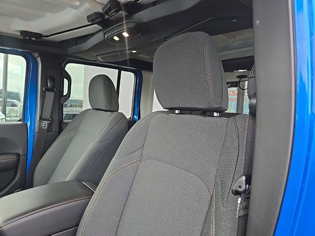 Used 2024 Jeep Wrangler Sahara w/ Technology Group image 34
