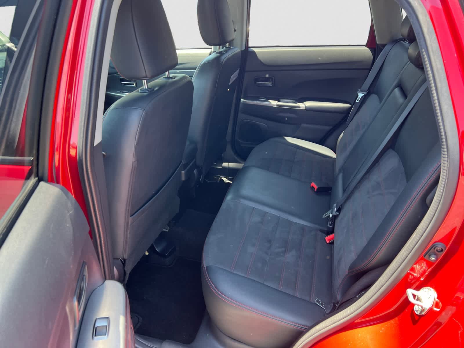 Used 2018 Mitsubishi Outlander Sport SE FWD image 11