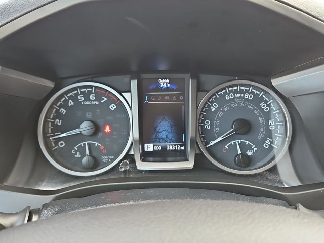 Used 2022 Toyota Tacoma Limited AWD/4WD image 9