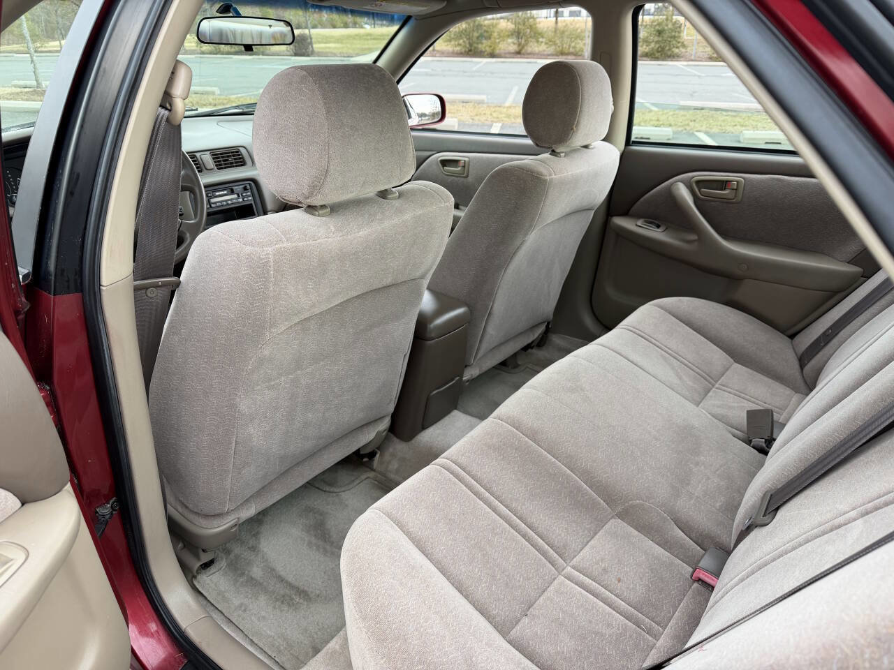 Used 1998 Toyota Camry LE FWD image 30