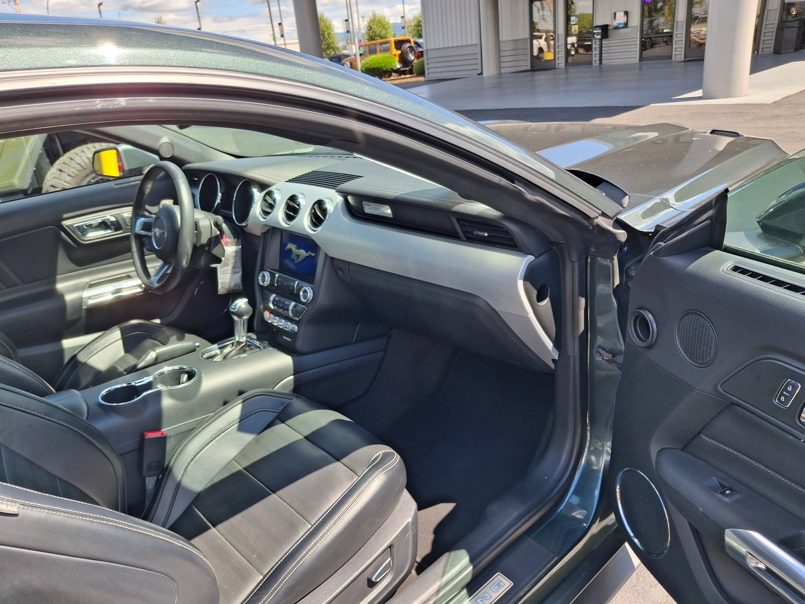 Used 2016 Ford Mustang GT Premium w/ Equipment Group 401A RWD image 21