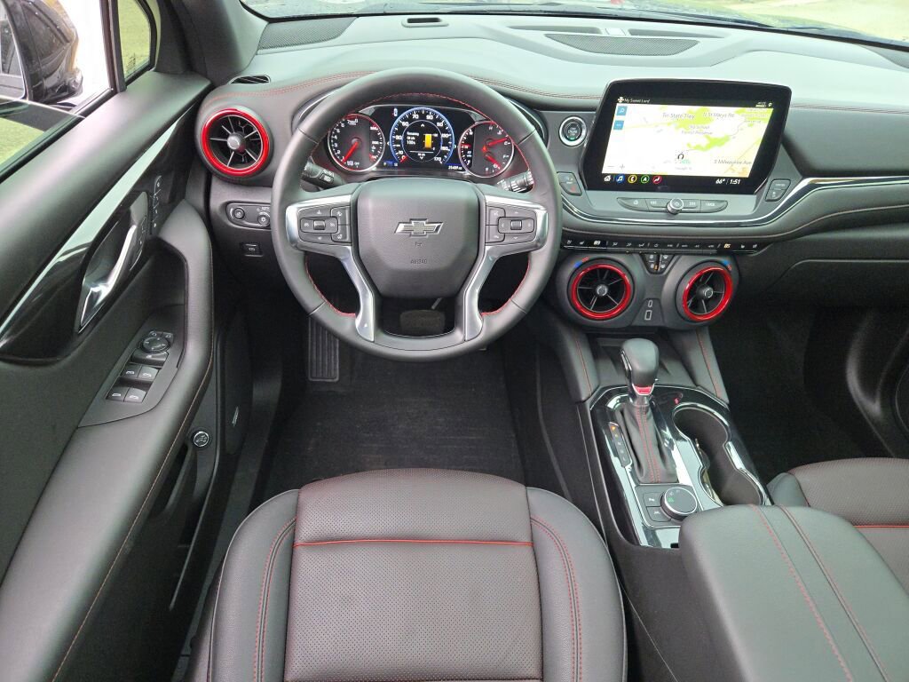 Used 2024 Chevrolet Blazer RS w/ Enhanced Convenience Package FWD image 17