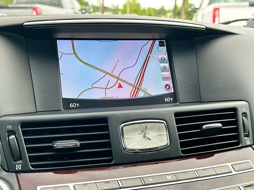 Used 2018 INFINITI Q70 Luxe w/ Proactive Package AWD/4WD image 13