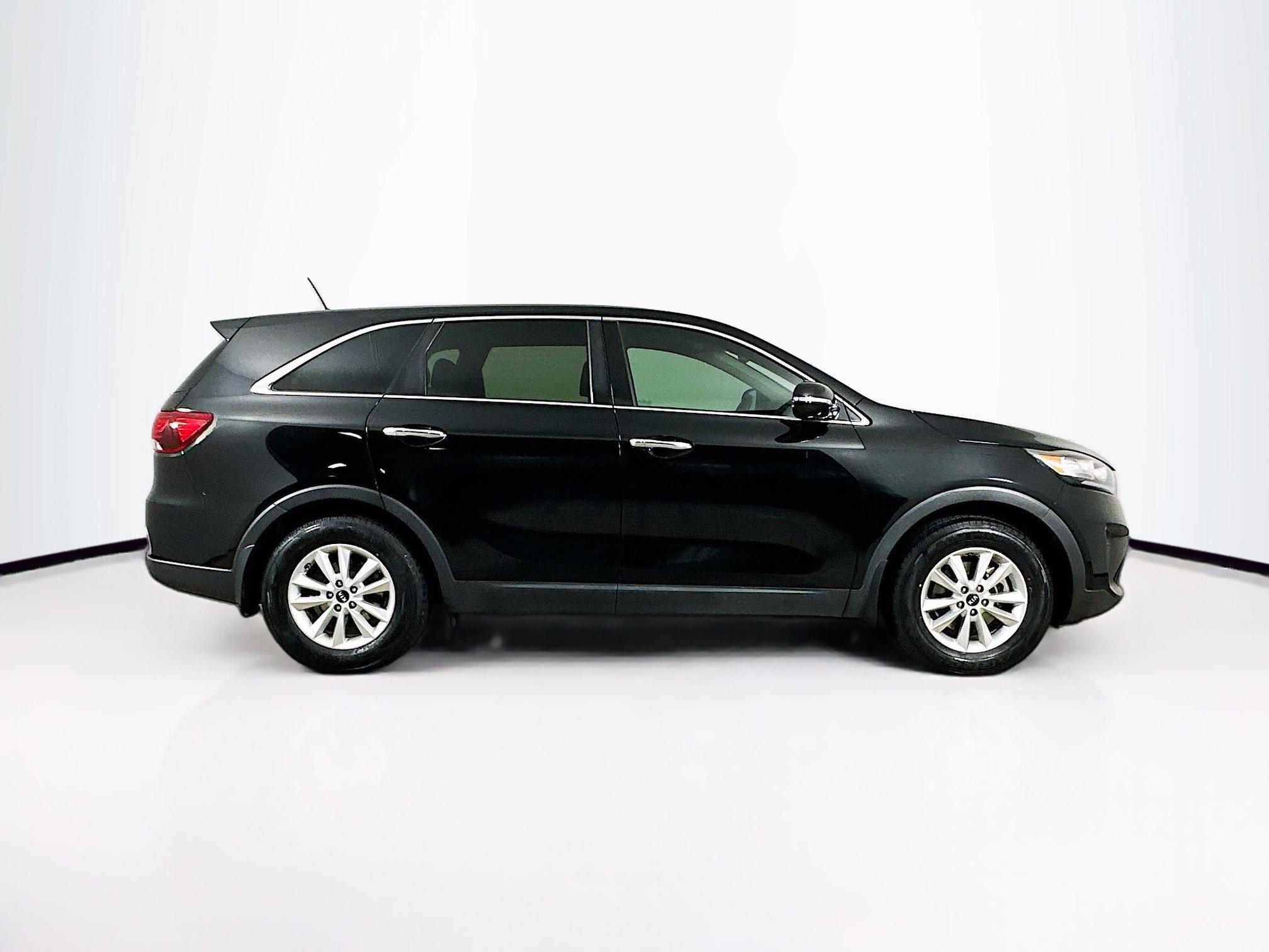 Used 2019 Kia Sorento LX image 10