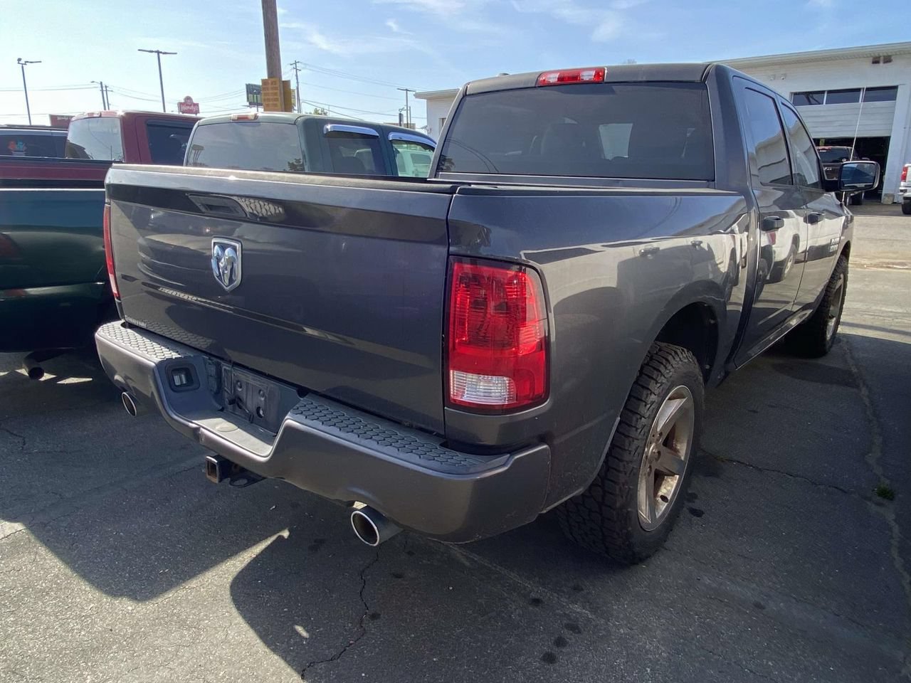 Used 2014 RAM 1500 Express RWD image 4