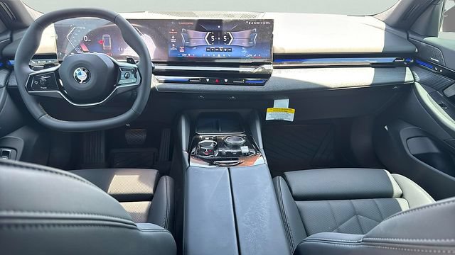 Certified 2025 BMW 530i xDrive w/ Premium Package AWD/4WD image 9