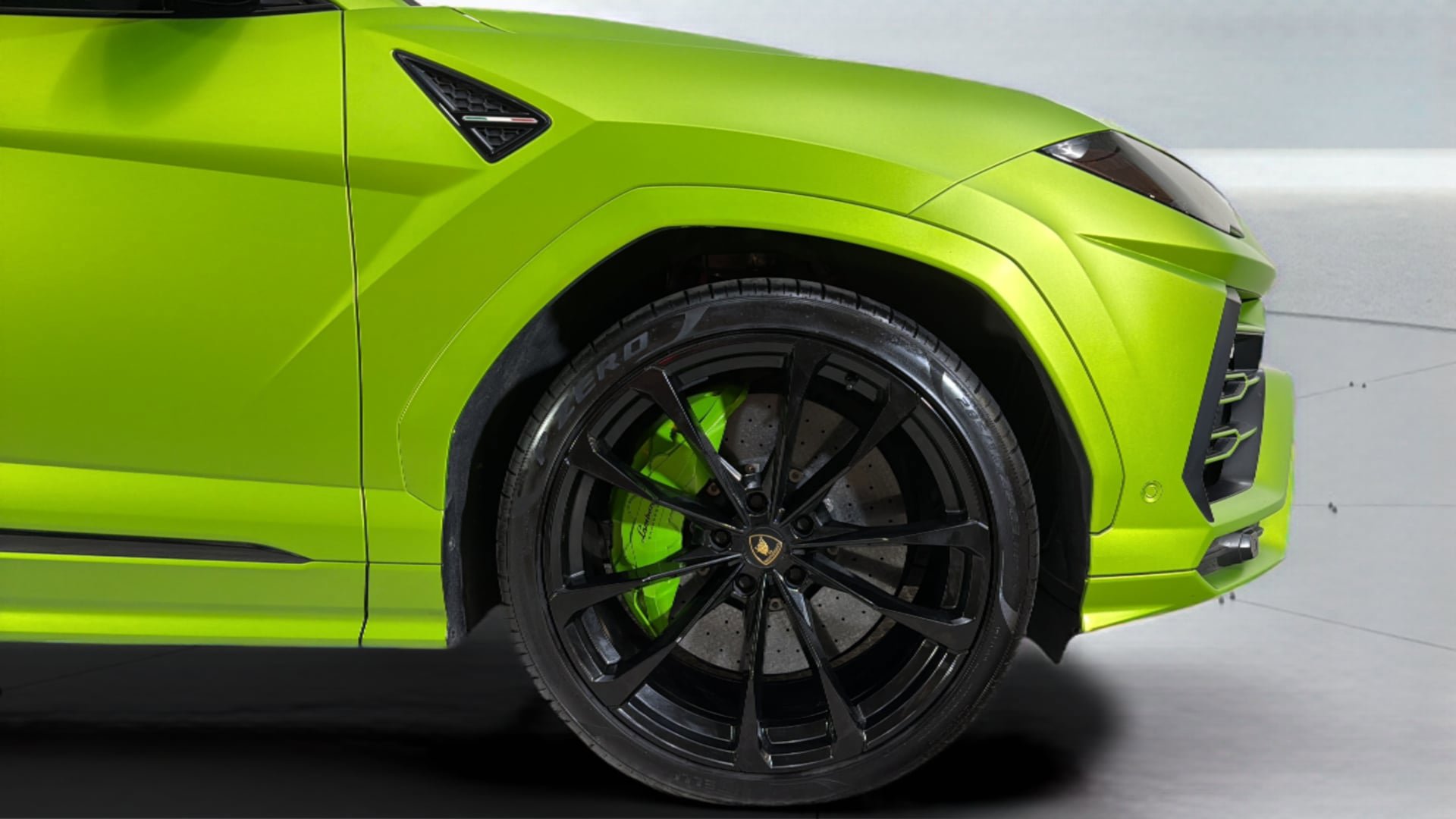 Used 2020 Lamborghini Urus AWD/4WD image 34
