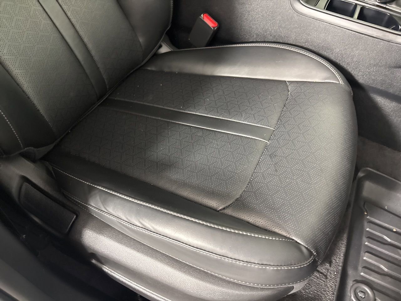 Used 2023 Kia Sorento S w/ Panoramic Sunroof Package FWD image 29