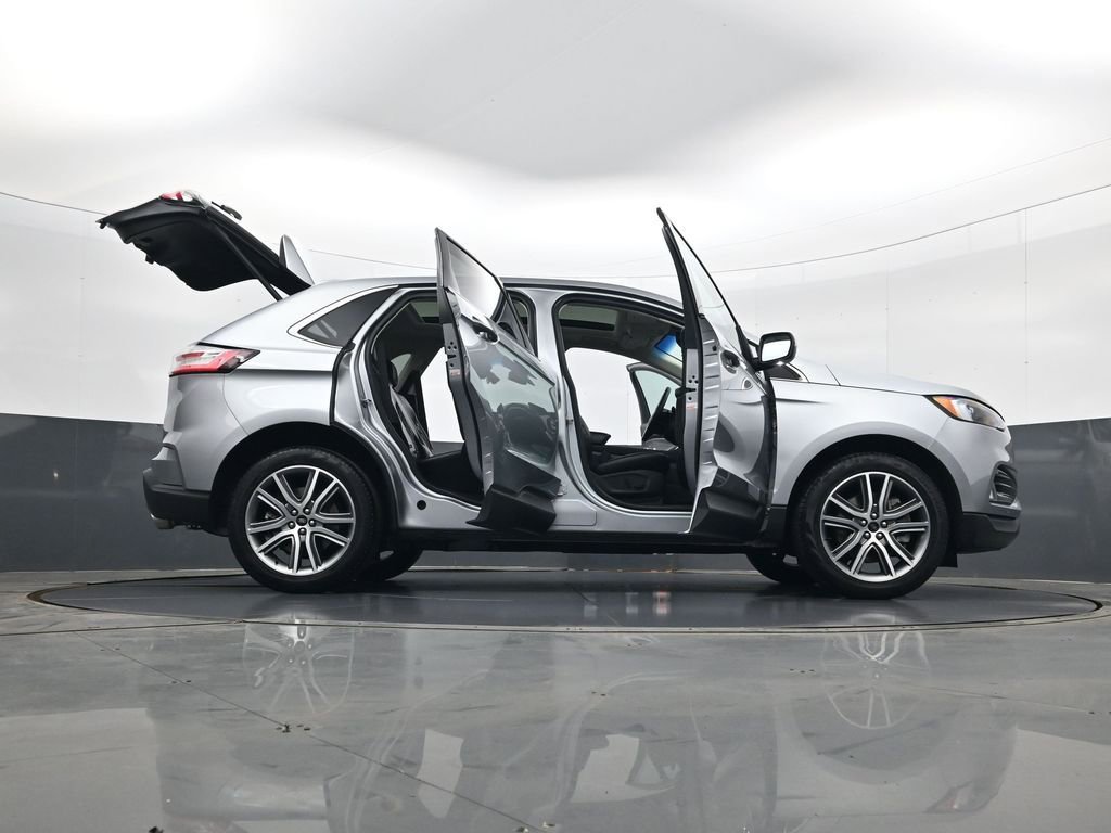 Used 2023 Ford Edge Titanium w/ Class II Trailer Tow Package AWD/4WD image 33