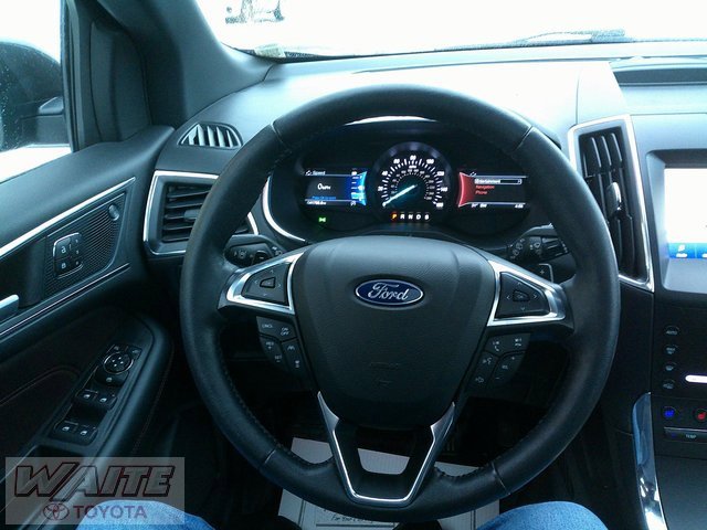 Used 2020 Ford Edge Titanium w/ Equipment Group 301A image 10