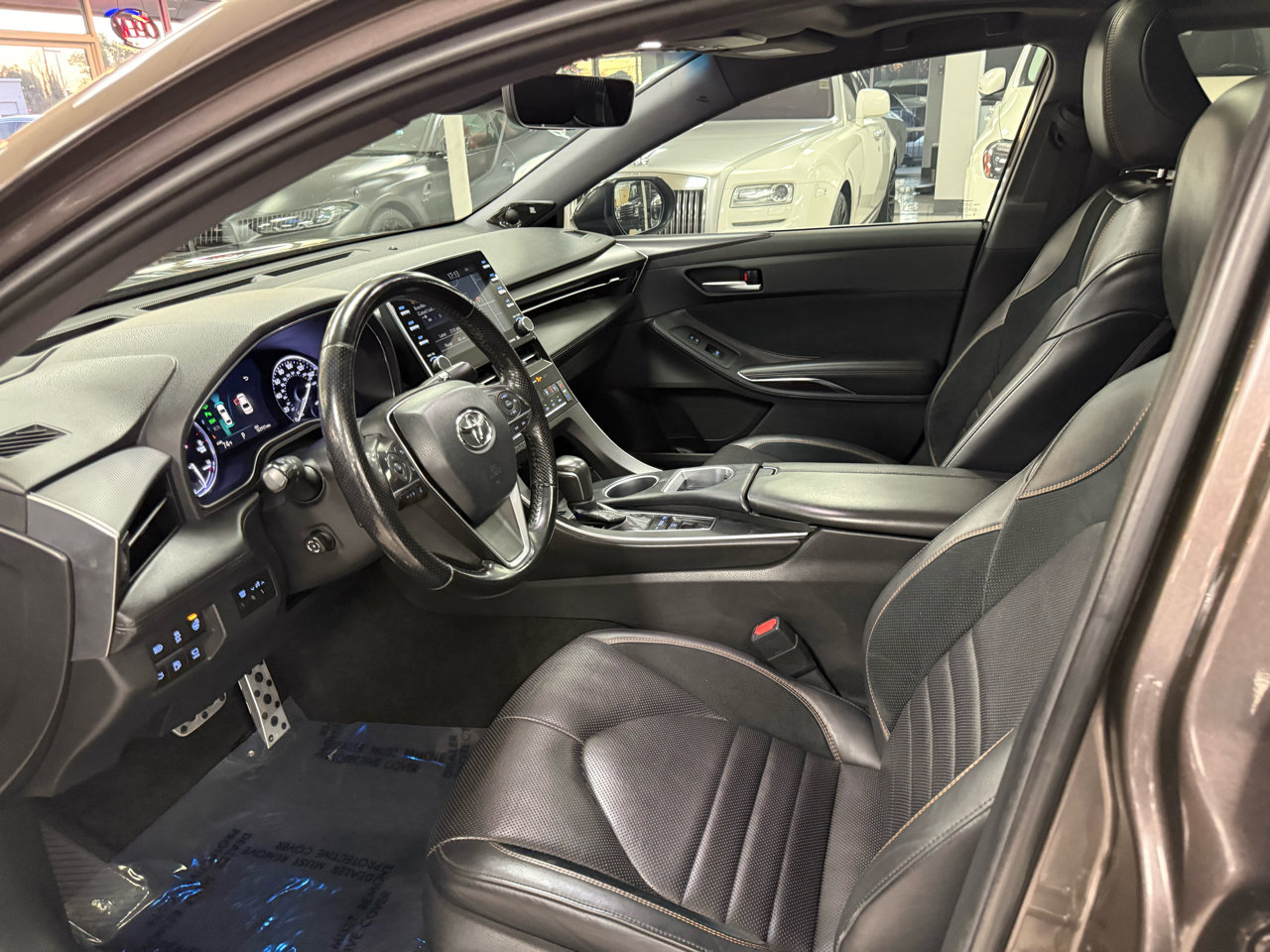 Used 2019 Toyota Avalon Touring w/ Advanced Safety Package image 10