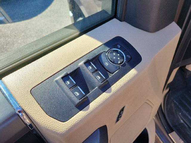 Used 2015 Ford F150 XLT w/ Equipment Group 302A Luxury AWD/4WD image 16