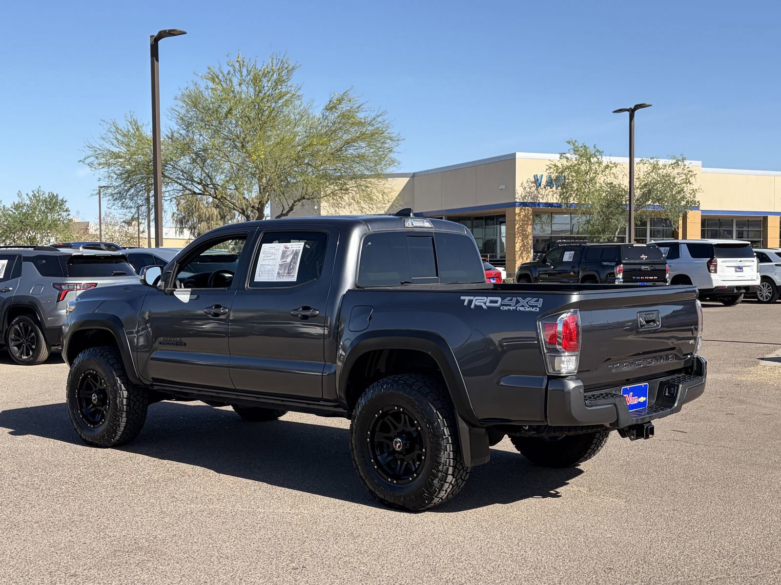 Used 2021 Toyota Tacoma TRD Off-Road w/ Technology Package AWD/4WD image 4