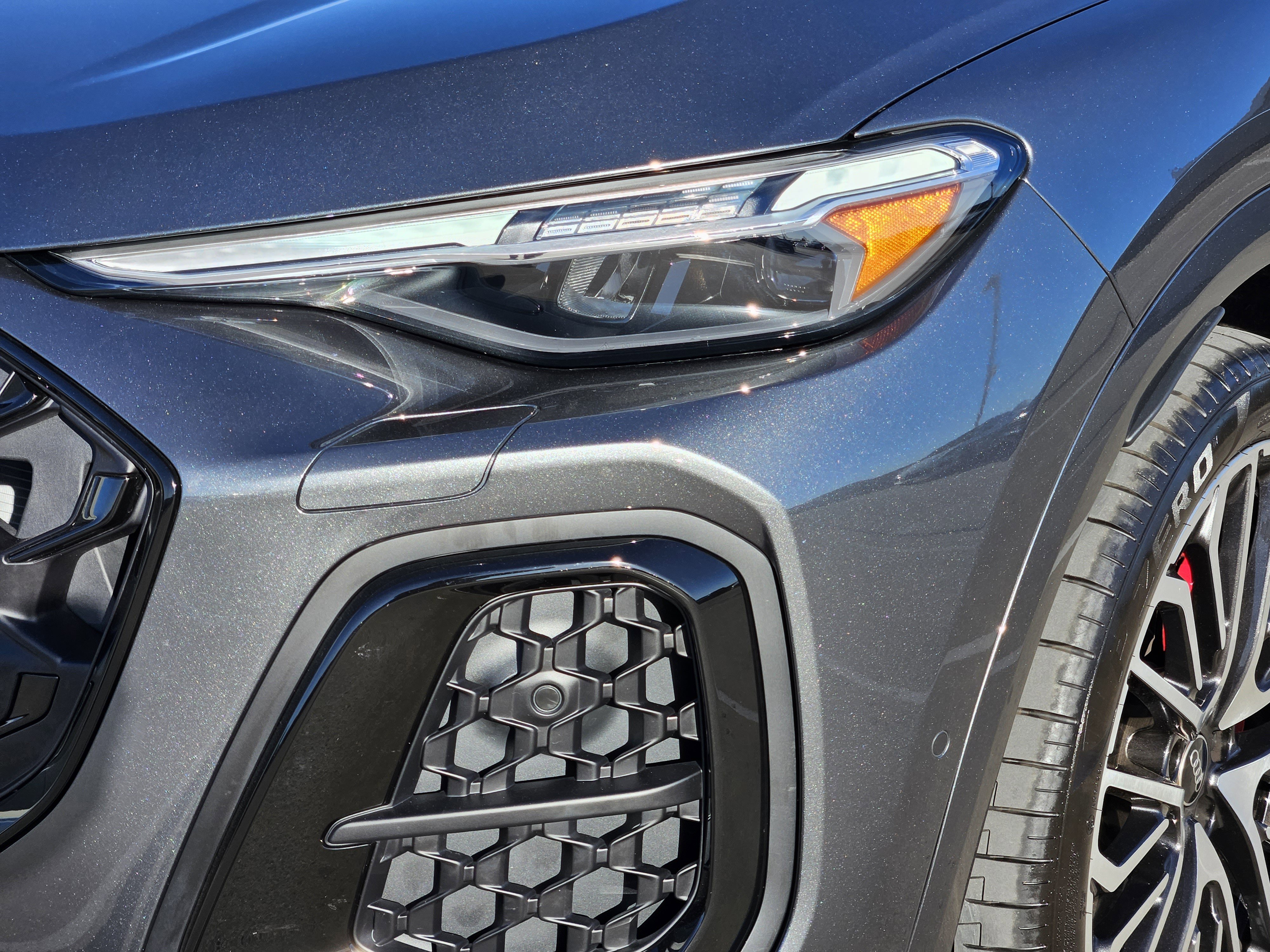 Used 2025 Audi SQ5 Prestige image 12