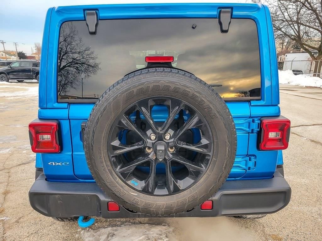 Used 2022 Jeep Wrangler Unlimited Sahara w/ Cold Weather Group image 6