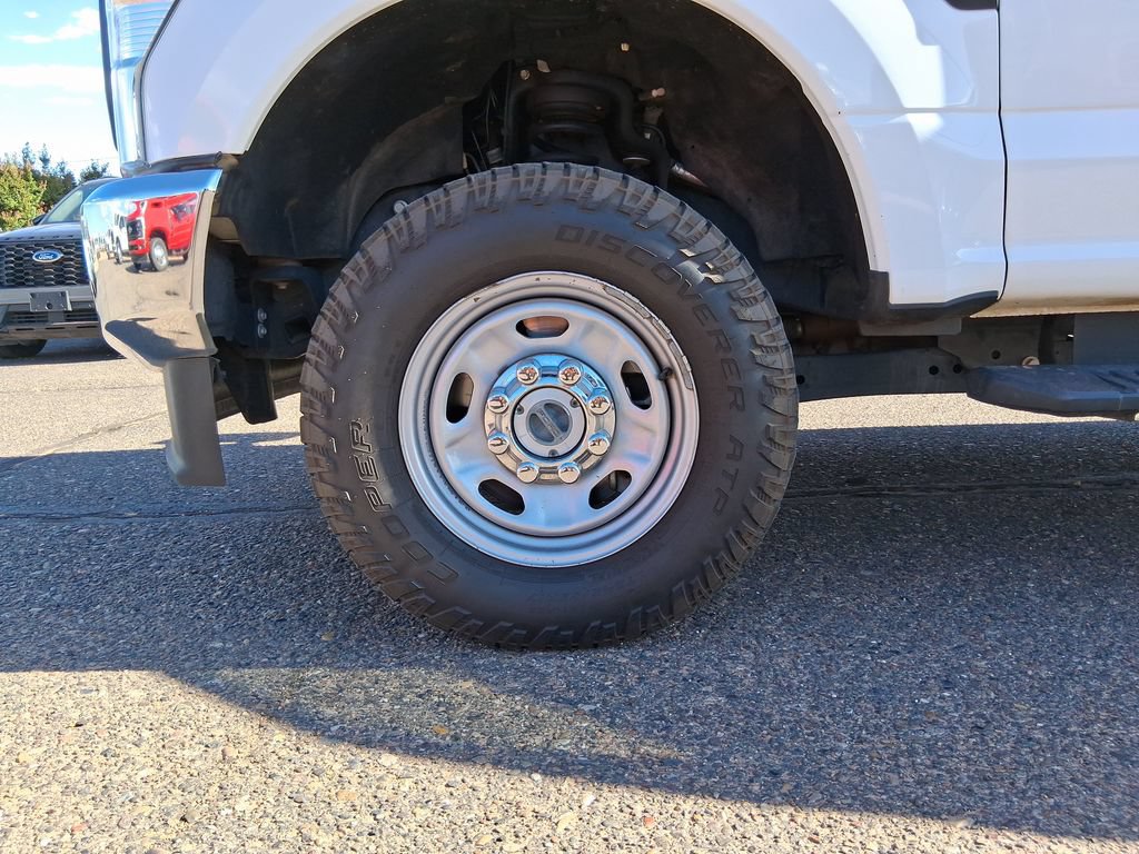 Used 2022 Ford F250 XL w/ Power Equipment Group AWD/4WD image 24